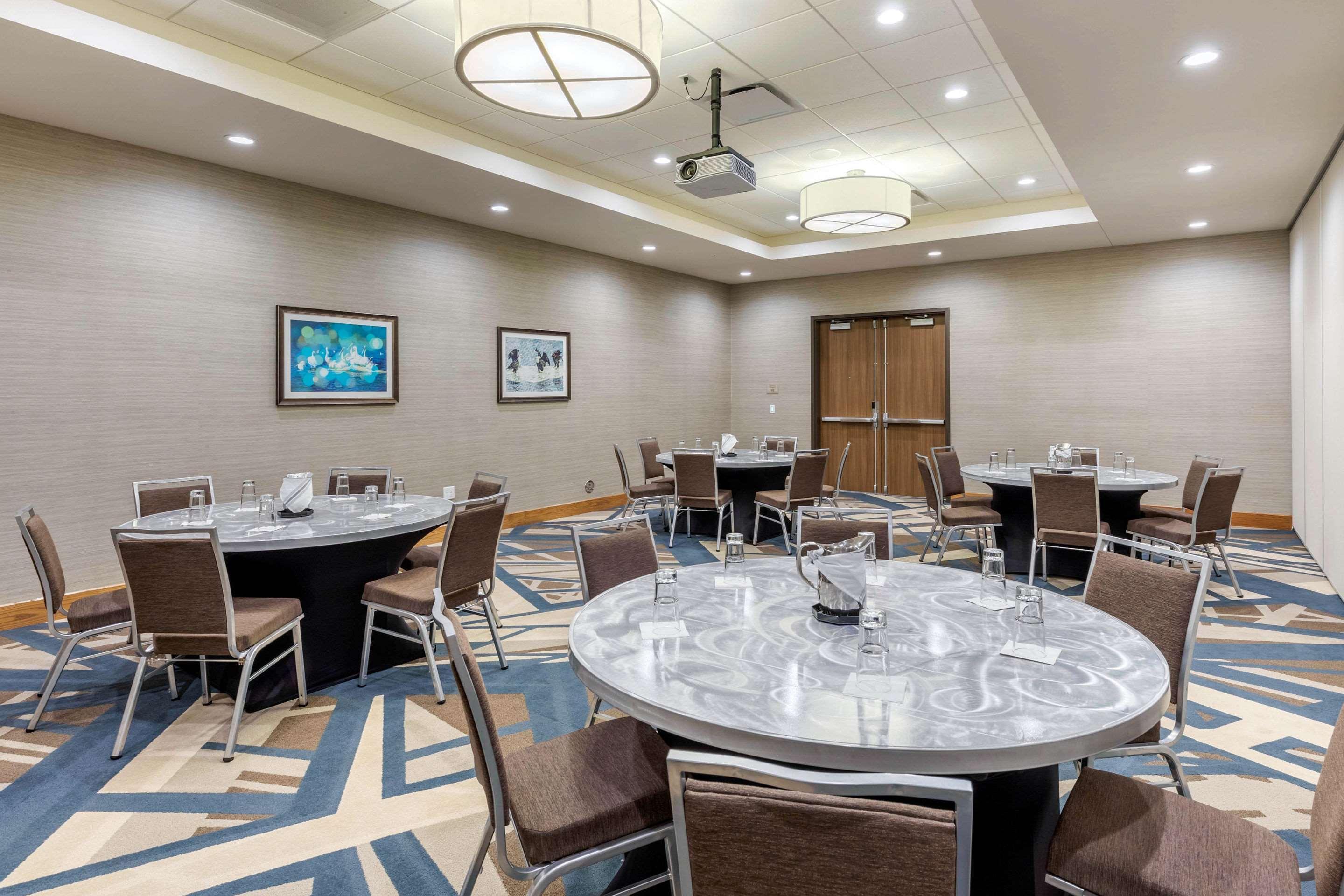 Cambria Hotel Davenport Quad Cities Bettendorf Dış mekan fotoğraf